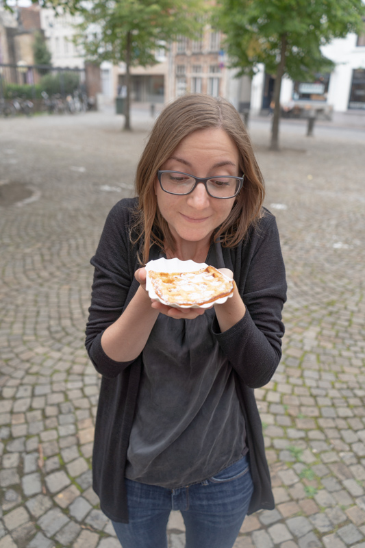 Ich und eine belgische Waffel in Brügge