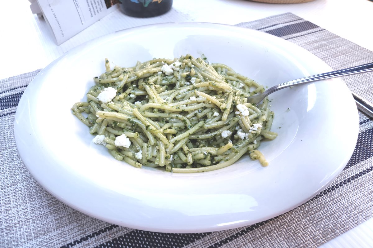 Spaghetti mit Pesto im La Piazetta